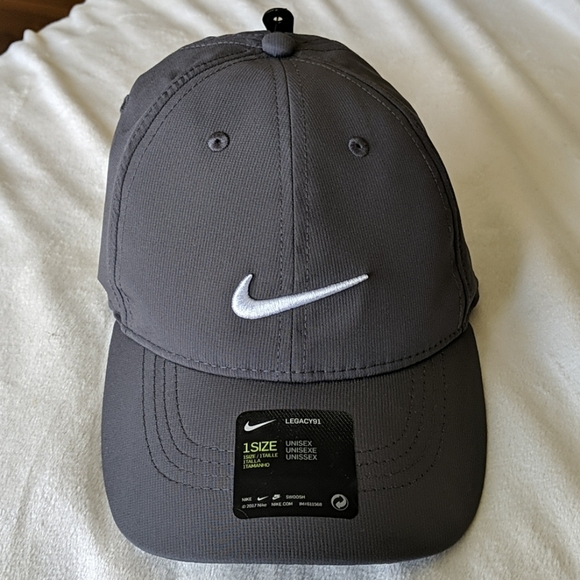 {NIKE} NWT grey hat